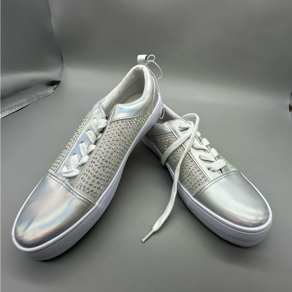 Cat & Jack Girls Kids SILVER/RORY Sneakers, Tennis Shoes